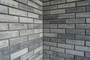 Облицовочный угловой вибропрессованый кирпич, полный прокрас, Шунгит