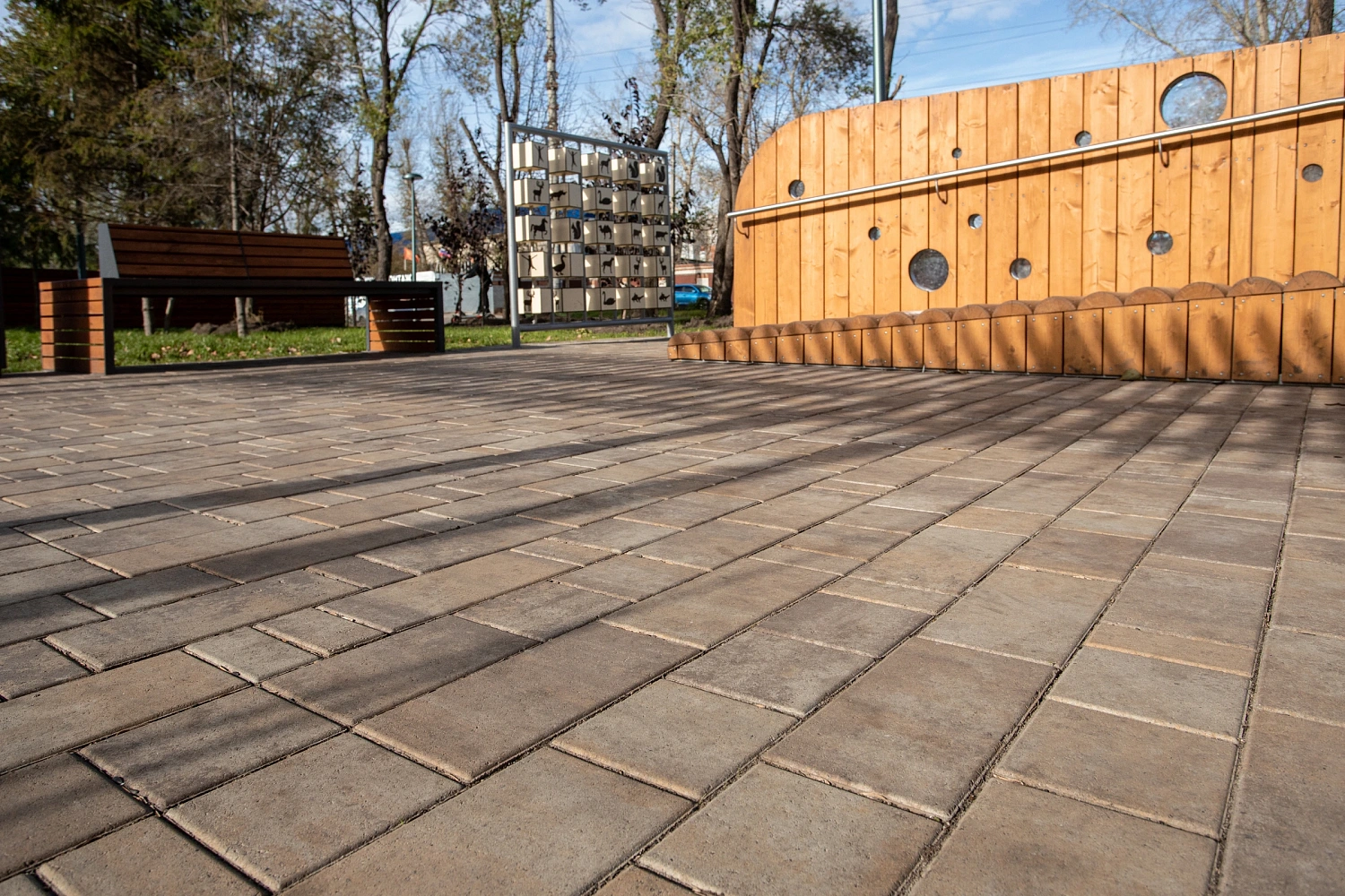 Сквер Радужный в Тюмени